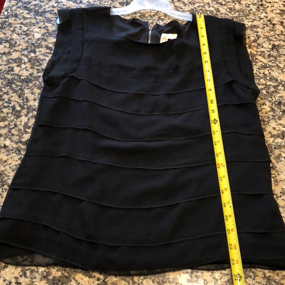 Sleeveless blouse - Picture 5 of 8